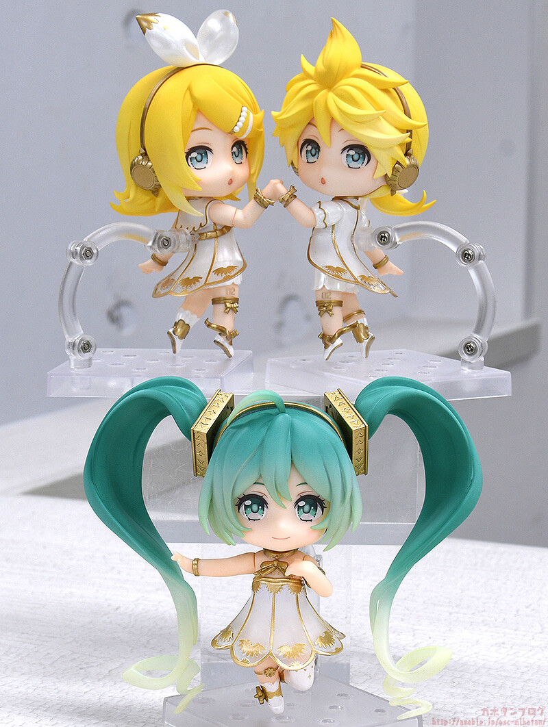 Vocaloid - Hatsune Miku - Nendoroid  (#1538) - Symphony 5th Anniversary Ver. (Good Smile Company) photo 2