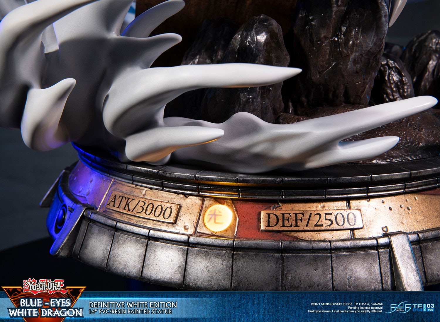 Yu-Gi-Oh! Duel Monsters - Blue-Eyes White Dragon - Definitive White Edition (First 4 Figures) photo 17