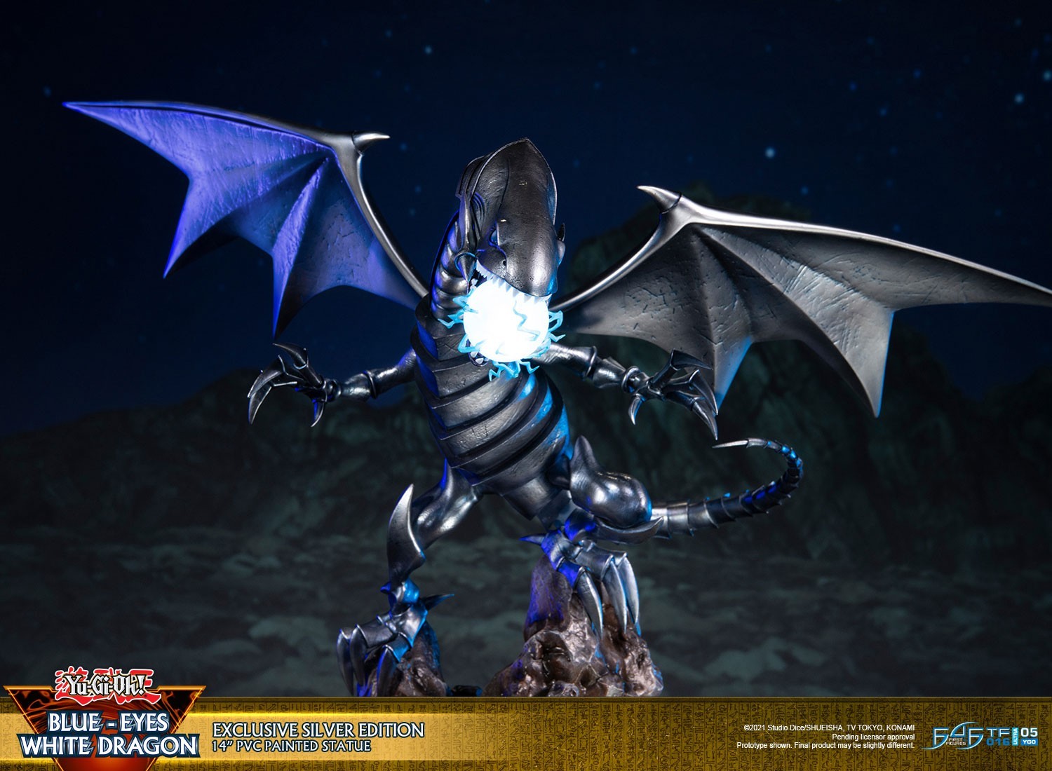 Yu-Gi-Oh! Duel Monsters - Blue-Eyes White Dragon - Exclusive Silver Edition (First 4 Figures) photo 4