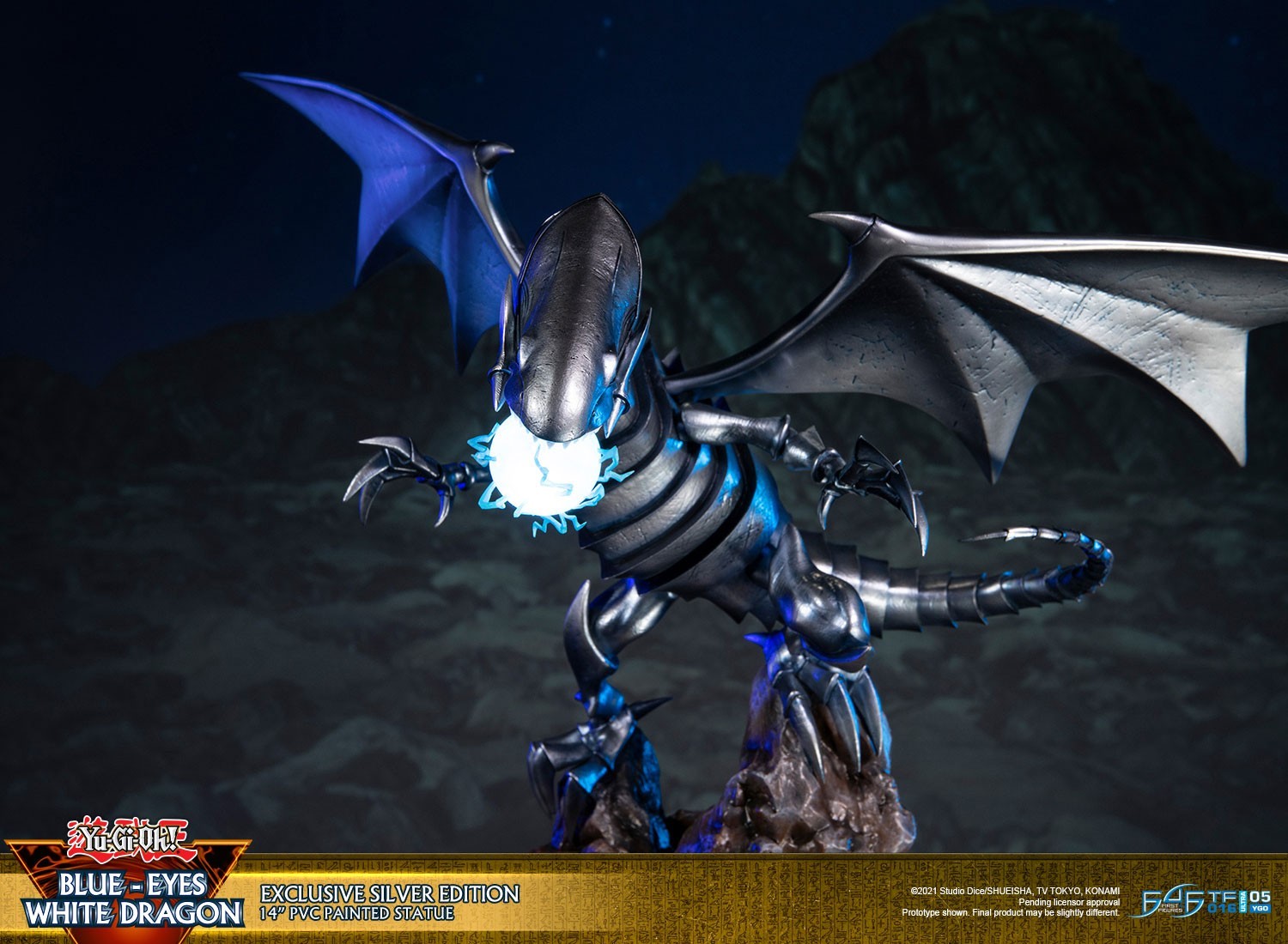 Yu-Gi-Oh! Duel Monsters - Blue-Eyes White Dragon - Exclusive Silver Edition (First 4 Figures) photo 5