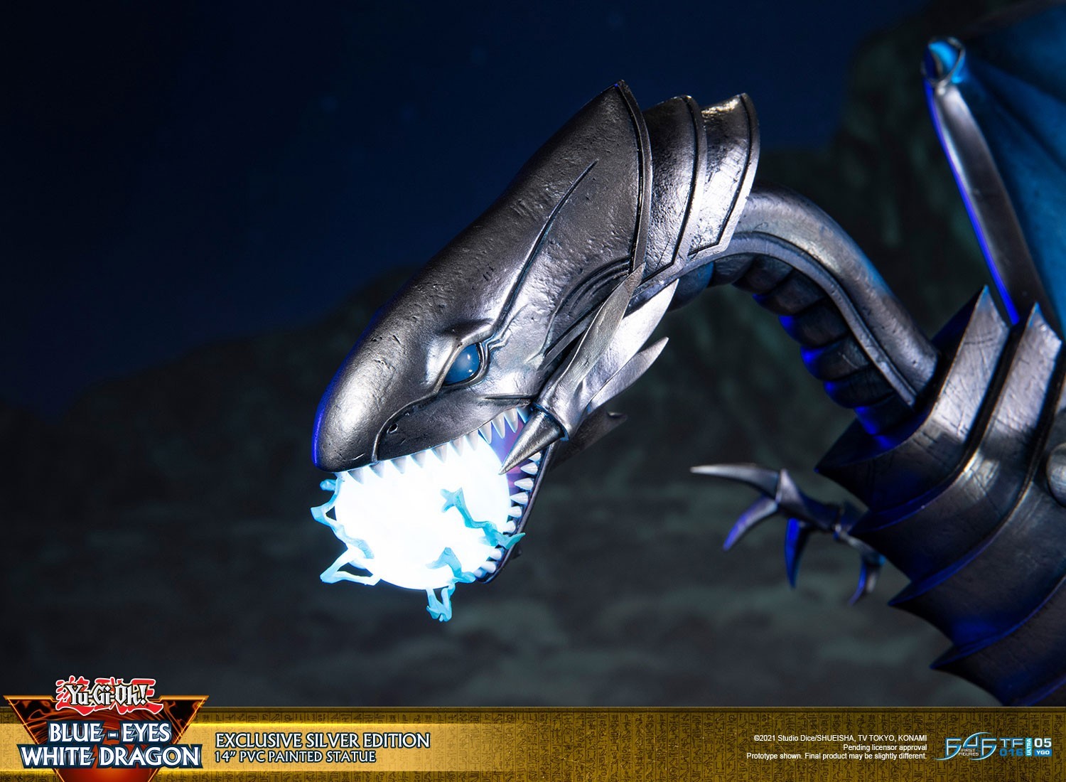 Yu-Gi-Oh! Duel Monsters - Blue-Eyes White Dragon - Exclusive Silver Edition (First 4 Figures) photo 7