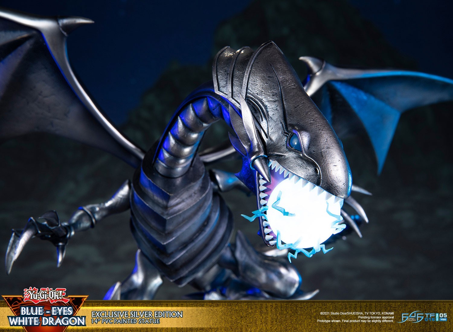 Yu-Gi-Oh! Duel Monsters - Blue-Eyes White Dragon - Exclusive Silver Edition (First 4 Figures) photo 9