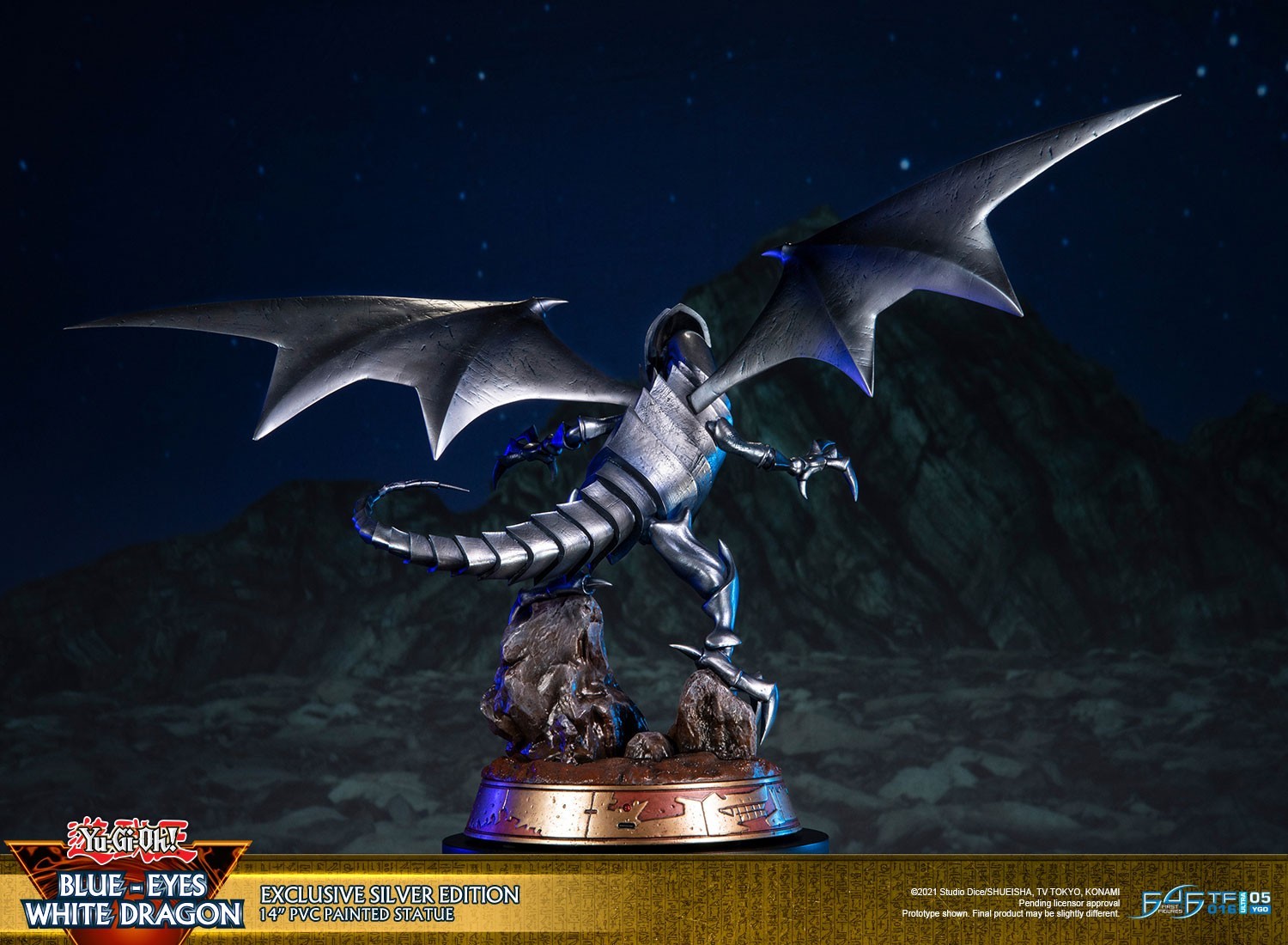 Yu-Gi-Oh! Duel Monsters - Blue-Eyes White Dragon - Exclusive Silver Edition (First 4 Figures) photo 15