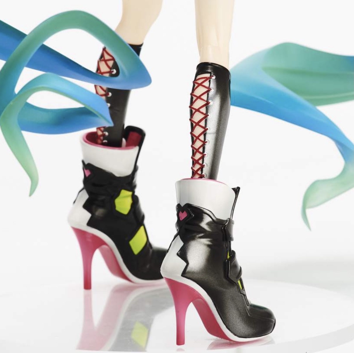 Piapro Characters - Hatsune Miku - 1/7 - LAM Rock Singer Ver. (Stronger, Tokyo Otaku Mode) photo 11