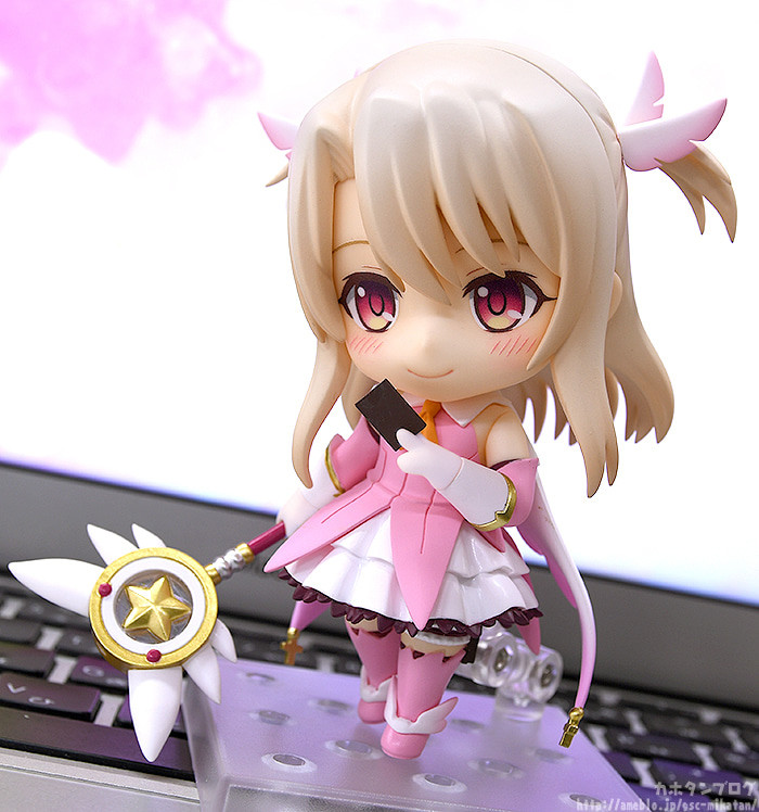Gekijouban Fate/kaleid Liner Prisma ☆ Illya: Licht - Namae no Nai Shoujo - Illyasviel von Einzbern - Magical Ruby - Nendoroid  (#1680) (Good Smile Company) photo 2