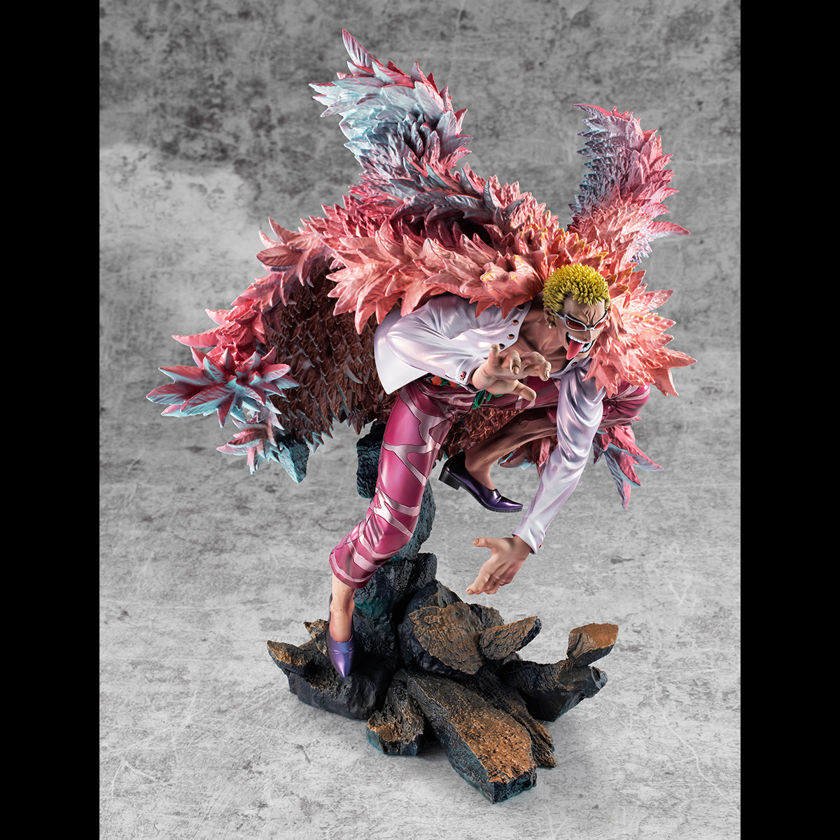 One Piece - Donquixote Doflamingo - Portrait Of Pirates "SA-MAXIMUM" - Heavenly Demon (MegaHouse)