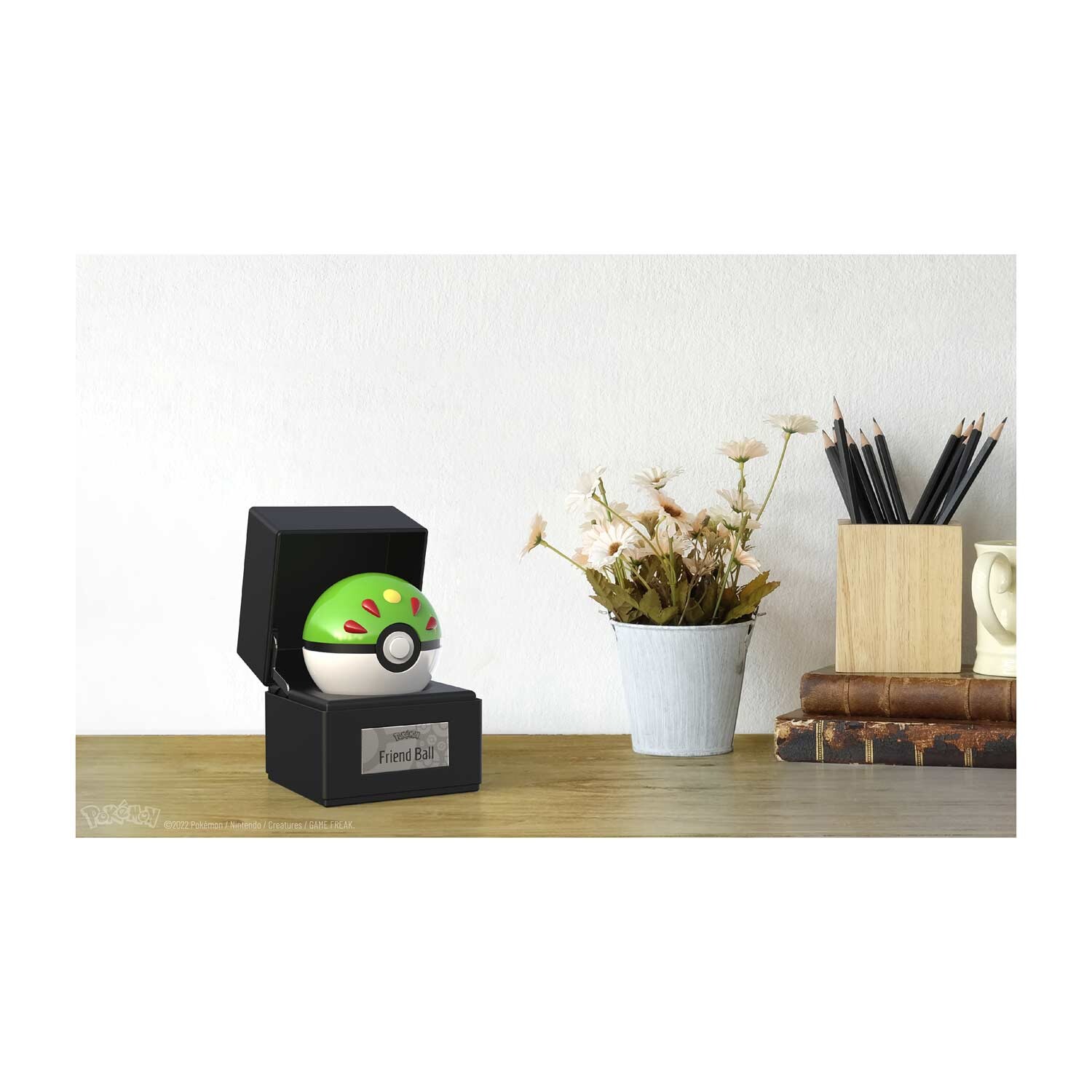 Pocket Monsters - Light-Up Figure - Replica - Friend Ball - 1/1 (The Wand Company) photo 6
