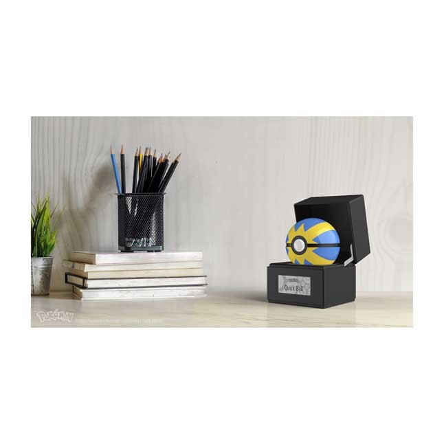 Pocket Monsters - Light-Up Figure - Replica - Quick Ball - 1/1 (The Wand Company)