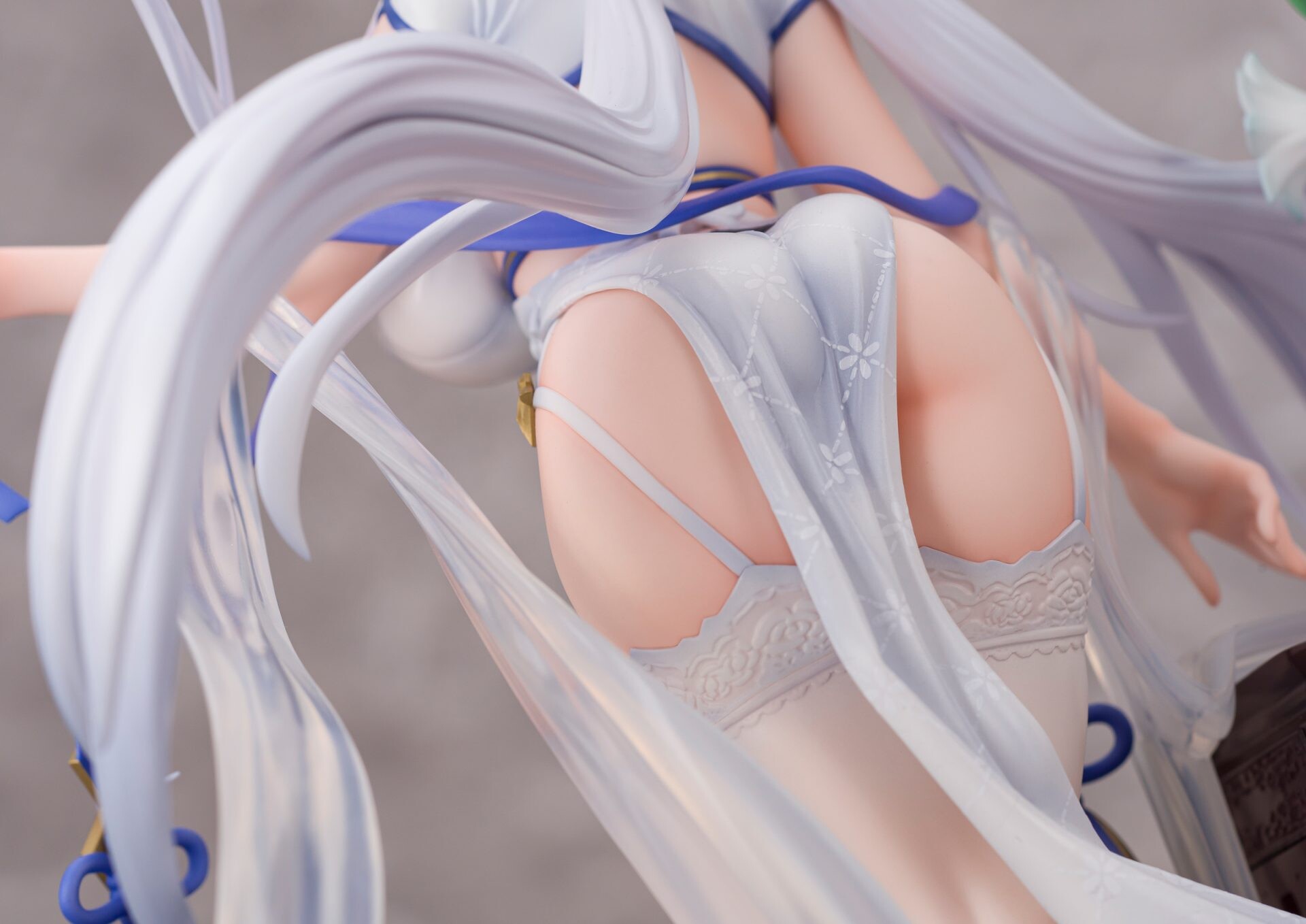 Azur Lane - Illustrious - 1/7 - Maiden Lily`s Radiance Ver. (Brilliant Journey, Union Creative International Ltd) photo 3