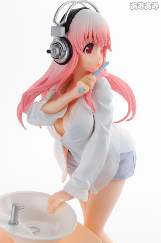 SoniComi (Super Sonico) - Sonico - Seikatsu Micchaku Shuzai Special Figure - Teeth-Brushing ver. (FuRyu)