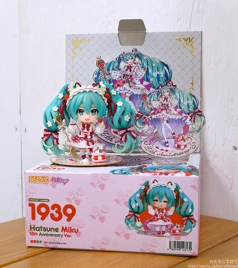 Vocaloid - Hatsune Miku - Nendoroid  (#1939) - 15th Anniversary Ver. (Good Smile Company) photo 6