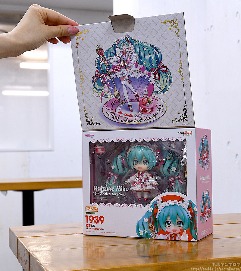 Vocaloid - Hatsune Miku - Nendoroid  (#1939) - 15th Anniversary Ver. (Good Smile Company) photo 15