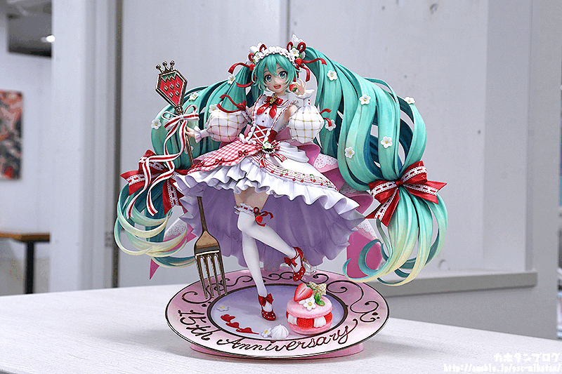 Vocaloid - Hatsune Miku - 1/7 - 15th Anniversary Ver. (Good Smile Company) photo 2