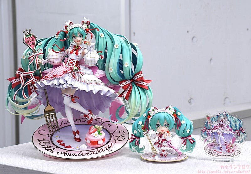 Vocaloid - Hatsune Miku - 1/7 - 15th Anniversary Ver. (Good Smile Company) photo 3