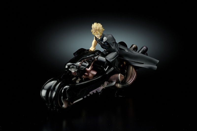 Final Fantasy VII: Advent Children - Cloud Strife - Play Arts - US (Kotobukiya, Square Enix) photo 3
