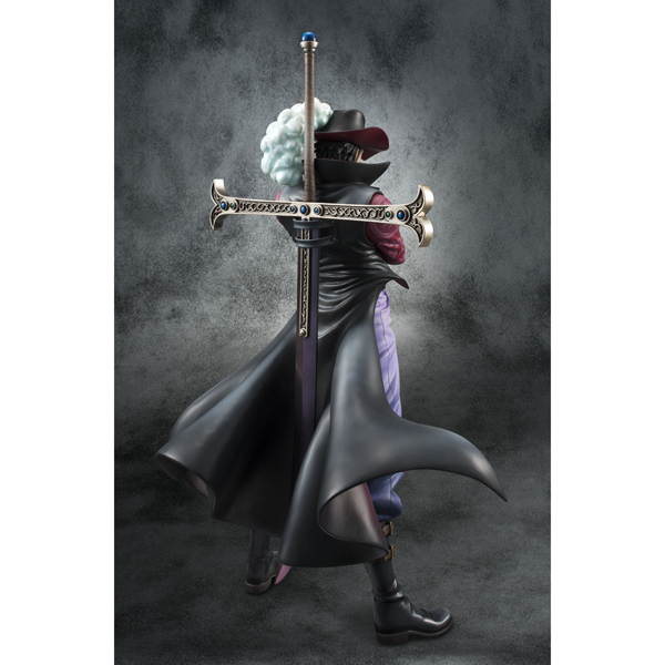 One Piece - Dracule Mihawk - Excellent Model - Portrait Of Pirates DX - 1/8 - Ver. 2 (MegaHouse)