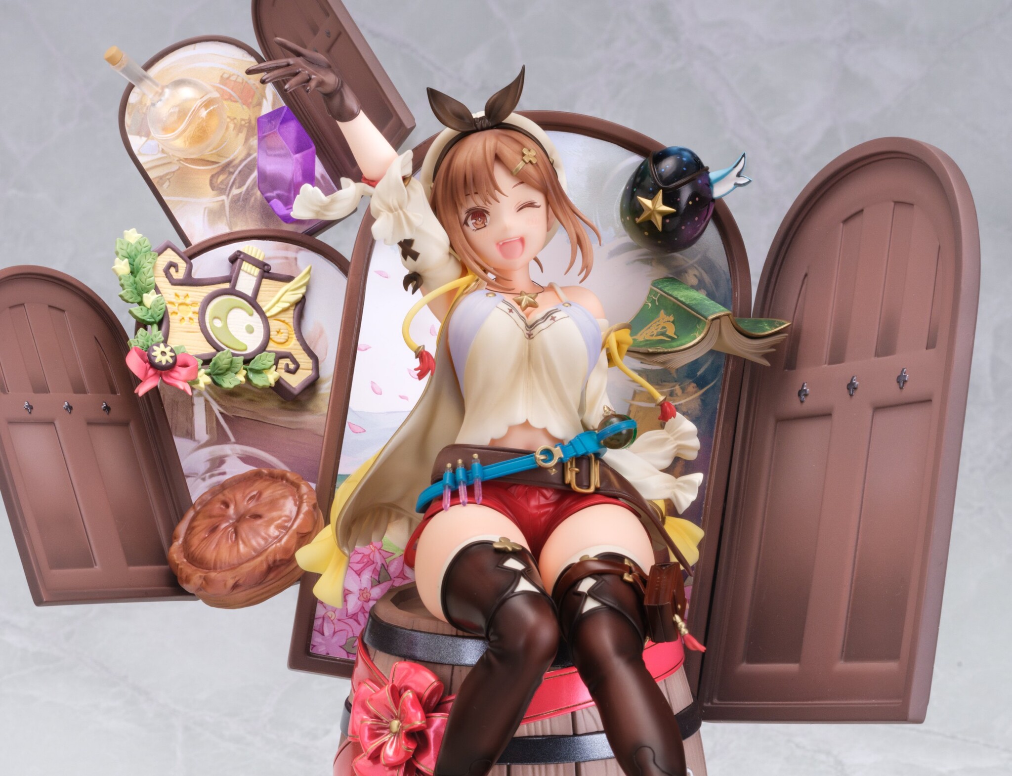 Atelier Ryza ~Tokoyami no Joou to Himitsu no Kakurega~ - Reisalin Stout - 1/7 - Atelier Series 25th Anniversary Ver., DX Edition (AmiAmi) photo 4