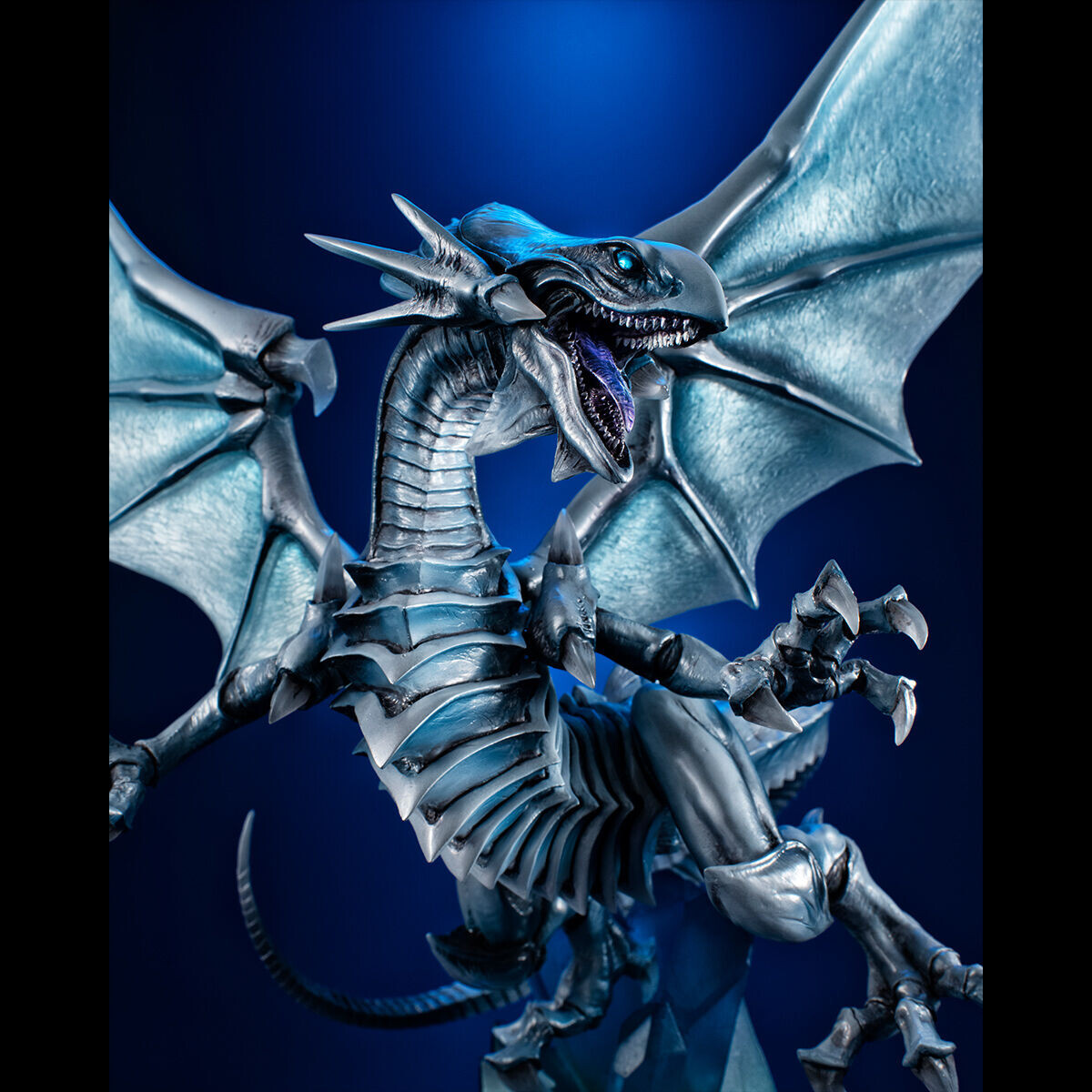 Yu-Gi-Oh! Duel Monsters - Blue-Eyes White Dragon - Art Works Monsters - ~Holographic Edition~ (MegaHouse) photo 9