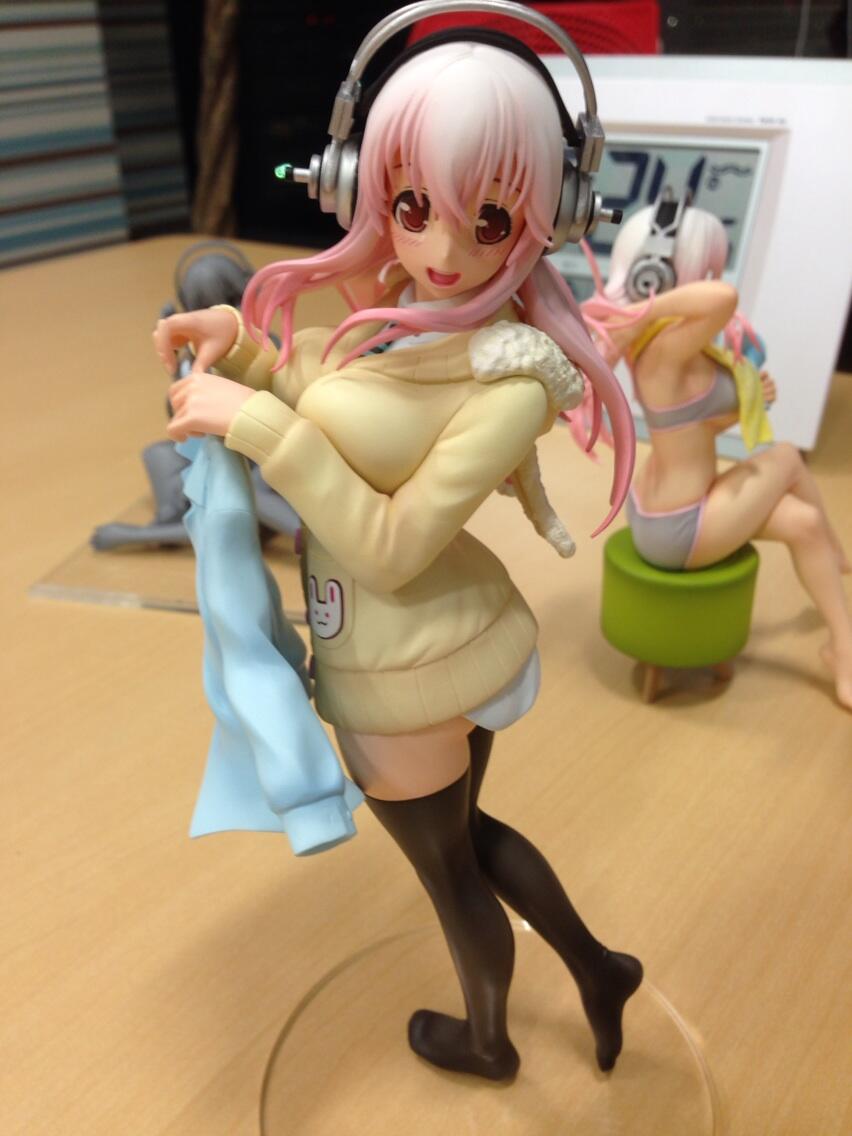 SoniComi (Super Sonico) - Sonico - Seikatsu Micchaku Shuzai Special Figure - Clothes Changing Time ver. (FuRyu)