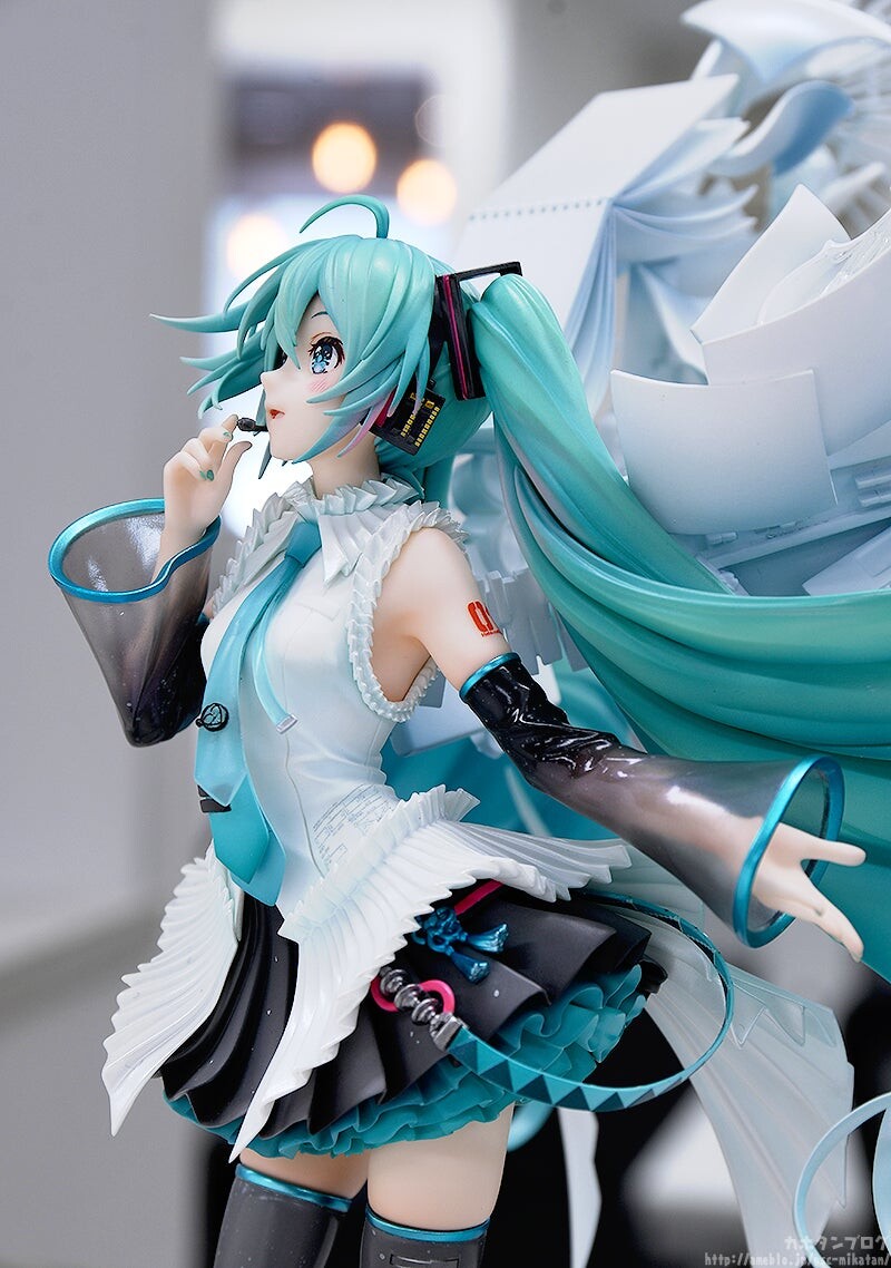 Vocaloid - Hatsune Miku - 1/7 - Happy 16th Birthday Ver. (Good Smile Company) photo 4