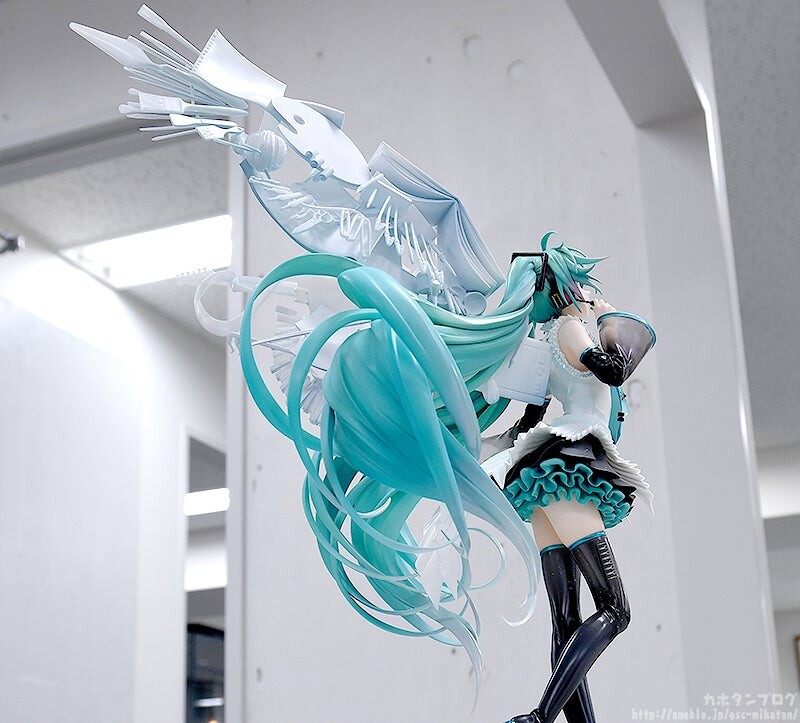 Vocaloid - Hatsune Miku - 1/7 - Happy 16th Birthday Ver. (Good Smile Company) photo 24