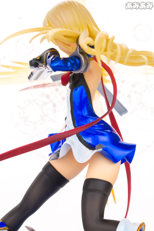 BlazBlue: Calamity Trigger - Queen's Gate - Noel Vermillion - 1/8 - Distortion Drive Mode (Amakuni, Hobby Japan) photo 20