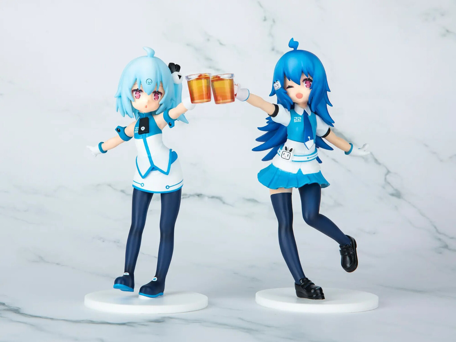 Bilibili - 33 Niang - Ganbei ver. (Bilibili Goods) photo 3