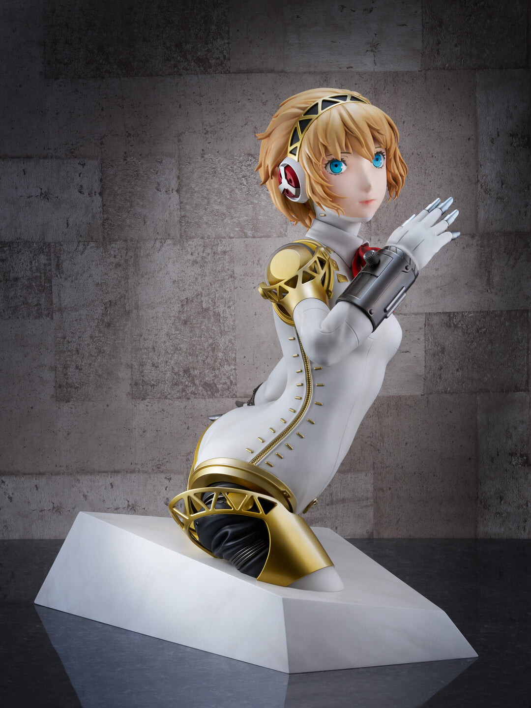 Persona 3 - Aegis - Bust - F:Nex - 1/1 (FuRyu) photo 6