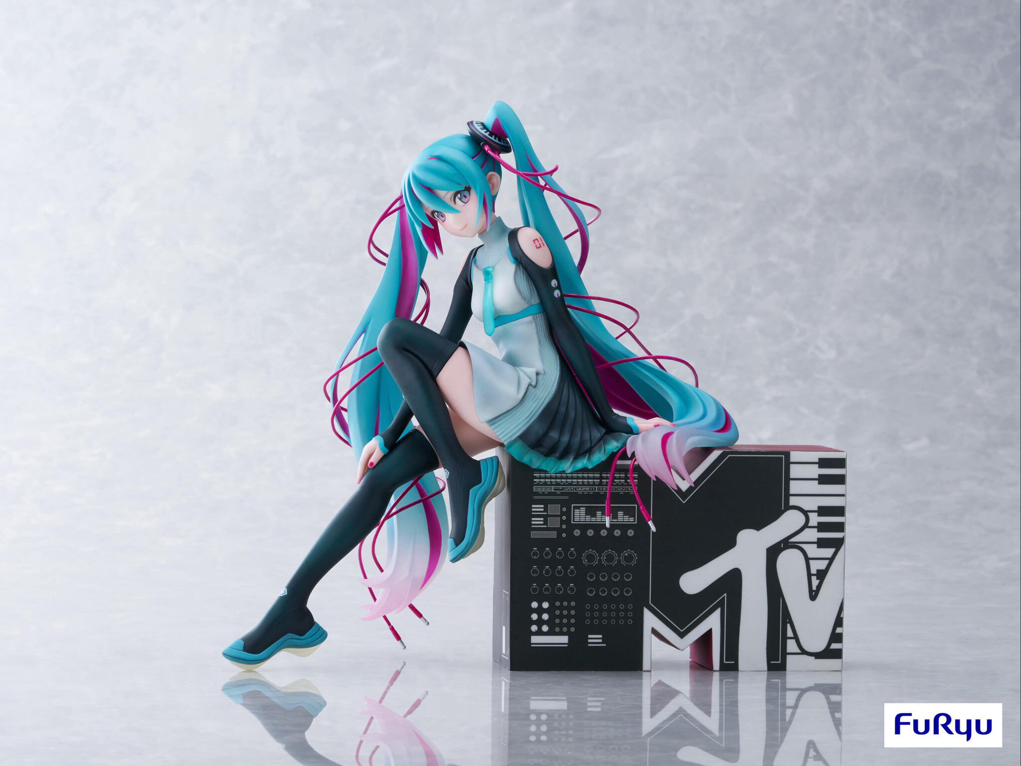 Vocaloid - Hatsune Miku - F:Nex - MTV x Hatsune Miku - 1/7 (FuRyu) photo 8