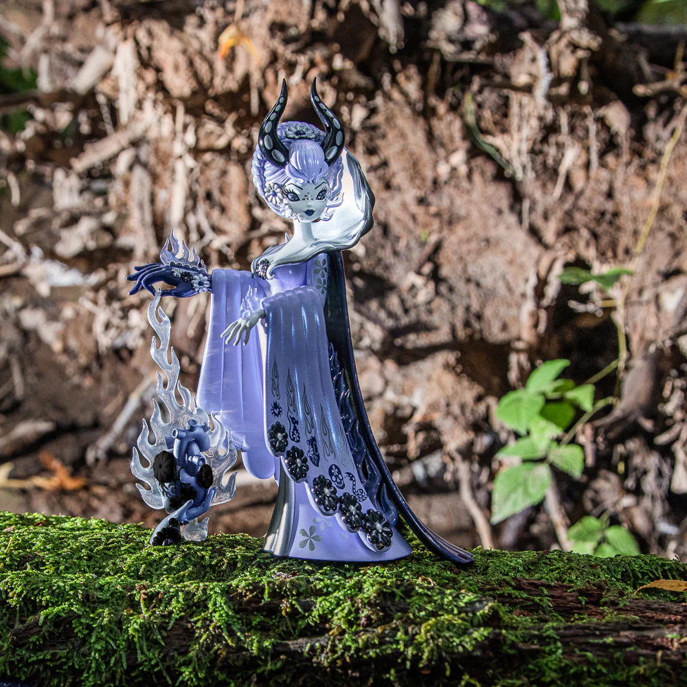 Original - Witch Queen - Violet (Kidrobot) photo 9