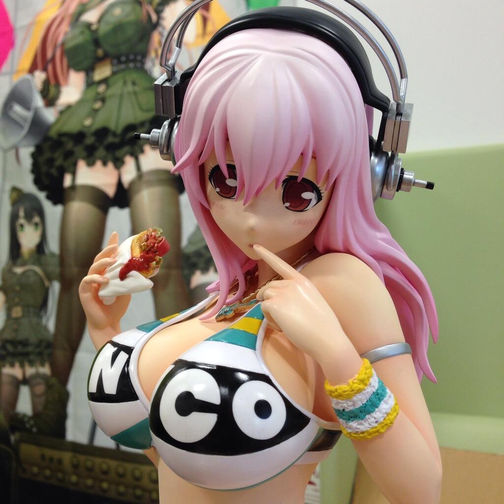 SoniComi (Super Sonico) - Sonico - Gigantic Series - Swimsuit ver. (X-Plus) photo 9