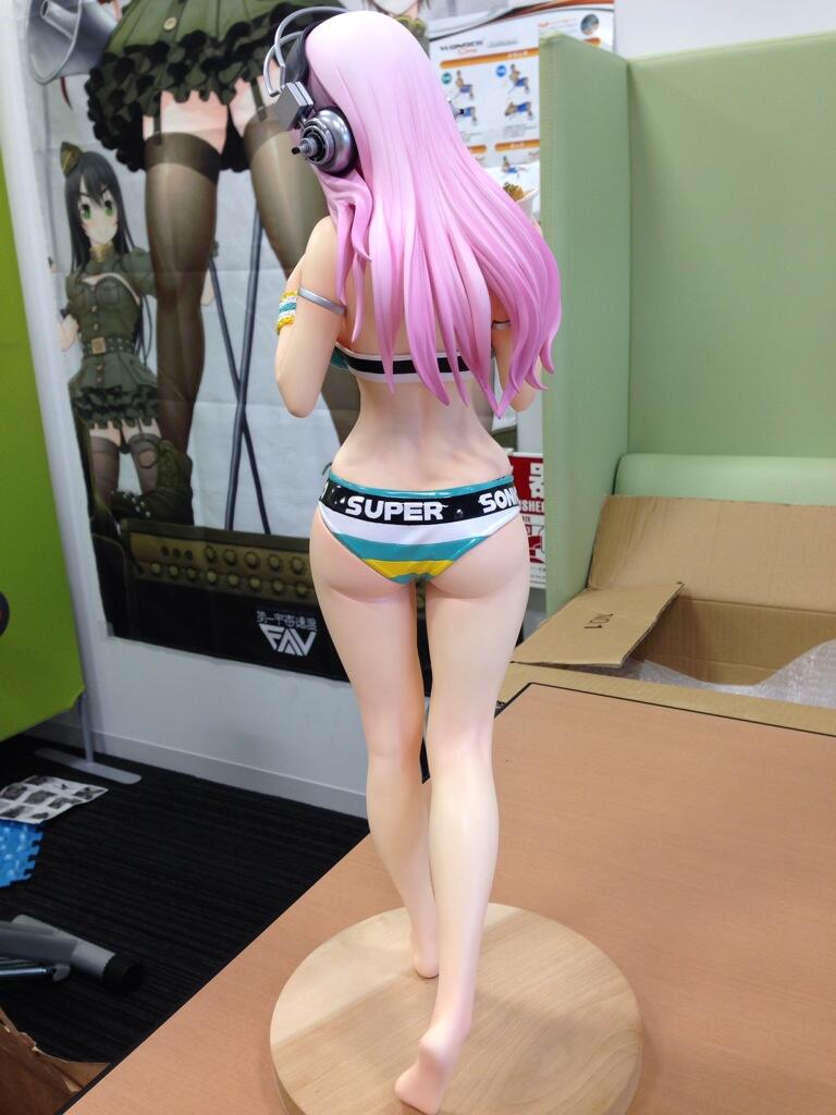 SoniComi (Super Sonico) - Sonico - Gigantic Series - Swimsuit ver. (X-Plus) photo 14