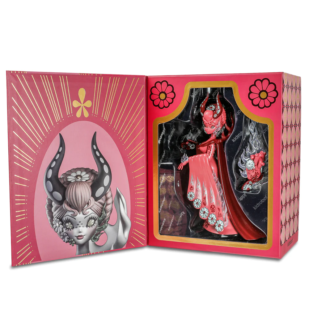 Original - Witch Queen - Blood Red (Kidrobot) photo 2