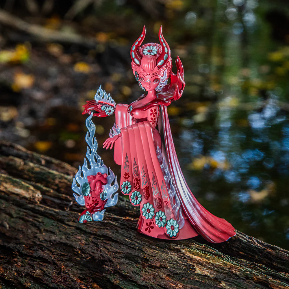 Original - Witch Queen - Blood Red (Kidrobot) photo 9