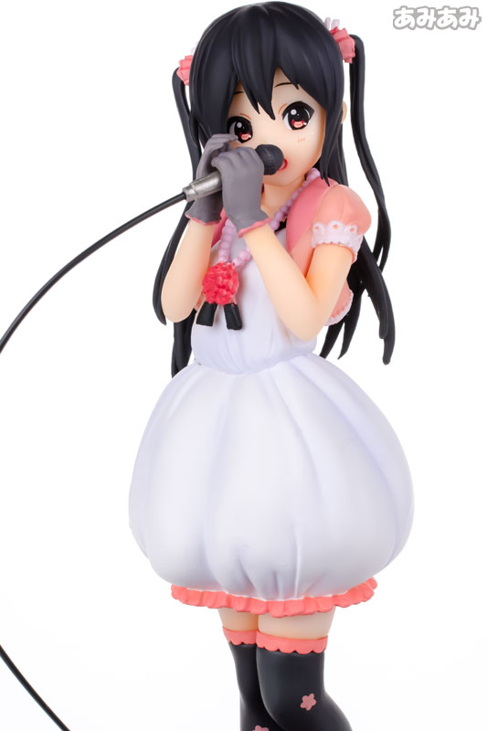 K-ON! - Nakano Azusa - Ichiban Kuji Premium - Ichiban Kuji Premium K-ON! 5th Anniversary ♪ (E Prize) (Banpresto) photo 2