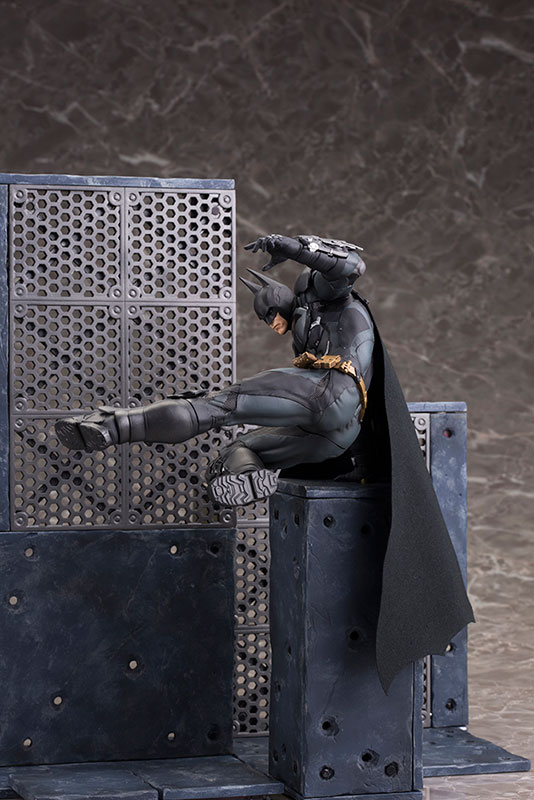 Batman: Arkham Knight - Batman - ARTFX+ - 1/10 (Kotobukiya) photo 10