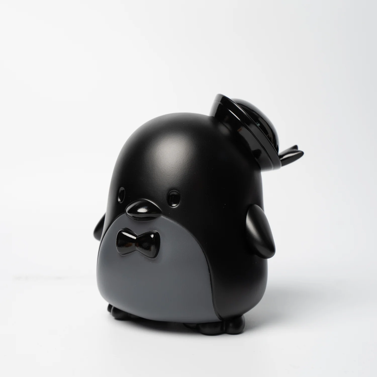 Sanrio Characters - Tuxedo Sam - Sanrio Classics - Unbox in Black (Unbox Industries)