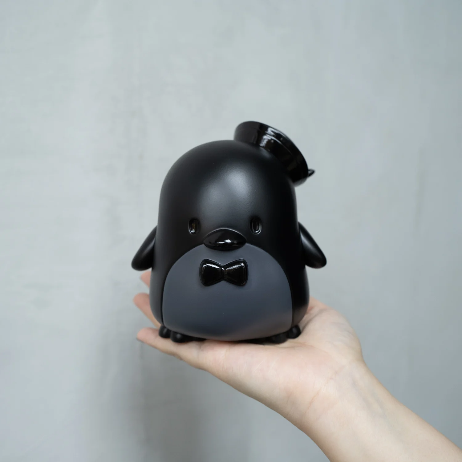 Sanrio Characters - Tuxedo Sam - Sanrio Classics - Unbox in Black (Unbox Industries) photo 2