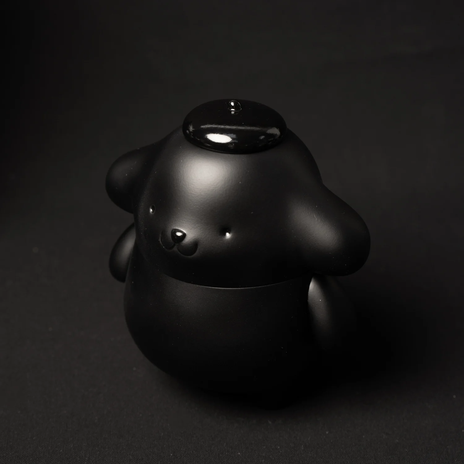 Sanrio Characters - Pompompurin - Sanrio Classics - Unbox in Black (Unbox Industries) photo 4