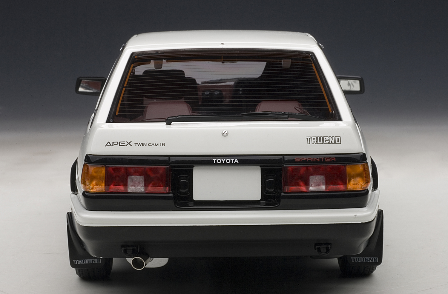 Initial D - 78797 - Toyota Sprinter Trueno (AE86) - 1/18 - Project D (Autoart) photo 5