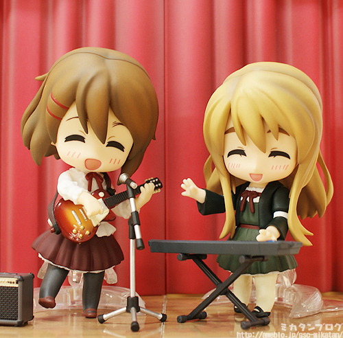 K-ON! - Hirasawa Yui - Nendoroid  (#110) - Live Stage Ver. (Good Smile Company) photo 3