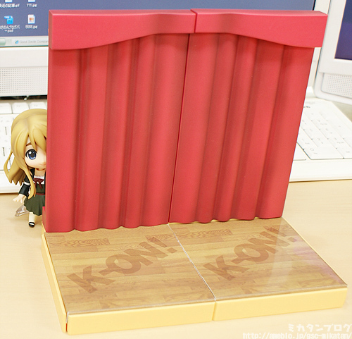 K-ON! - Kotobuki Tsumugi - Nendoroid  (#110) - Live Stage Ver. (Good Smile Company) photo 22