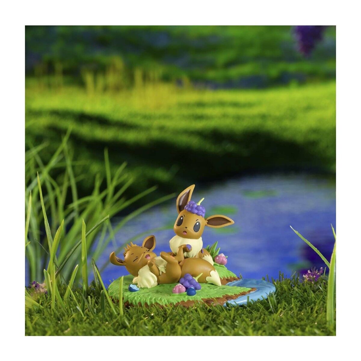 Pocket Monsters - Eievui - Evolving Personalities - Afternoon Picnic with Eevee (PokémonCenter.com, The Pokémon Company International)