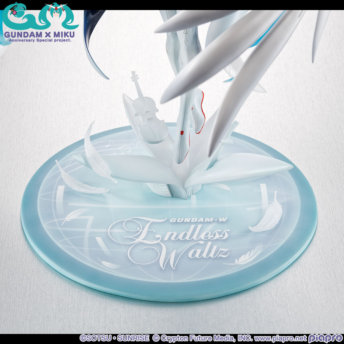 Piapro Characters - Shin Kidou Senki Gundam Wing Endless Waltz - Hatsune Miku - Gundam x Miku Anniversary Special Project - Lucrea - 1/7 - Wing Gundam Zero EW (MegaHouse) photo 12