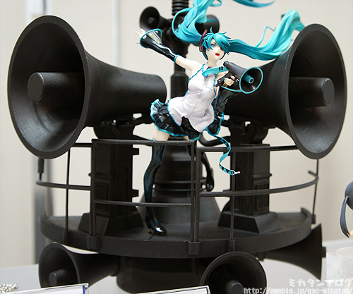 Vocaloid - Hatsune Miku - 1/8 - Love is War ver. DX (Good Smile Company) photo 4