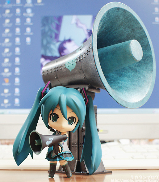 Vocaloid - Hatsune Miku - 1/8 - Love is War ver. DX (Good Smile Company) photo 6