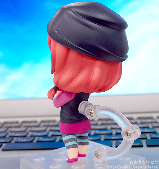 Love Live! School Idol Project - Nishikino Maki - Nendoroid  (#572) - Training Outfit Ver. (Good Smile Company) photo 7