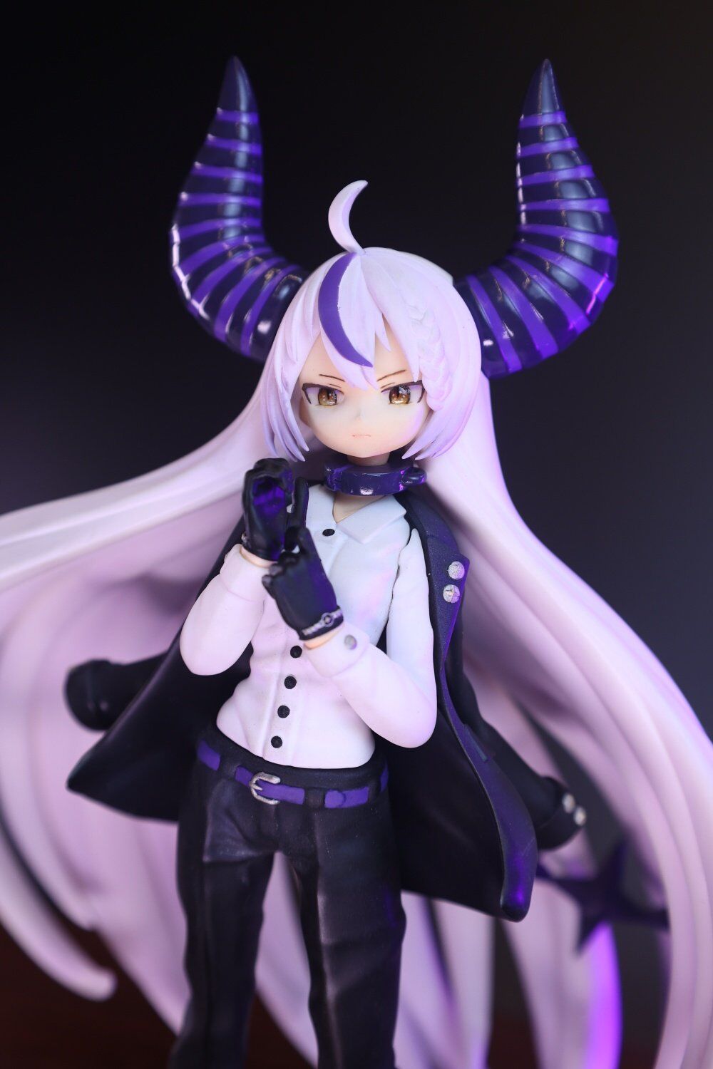 Hololive - Karasu - La+ Darknesss - 1/8 - Suit Ver. (Hidarite Koubou)