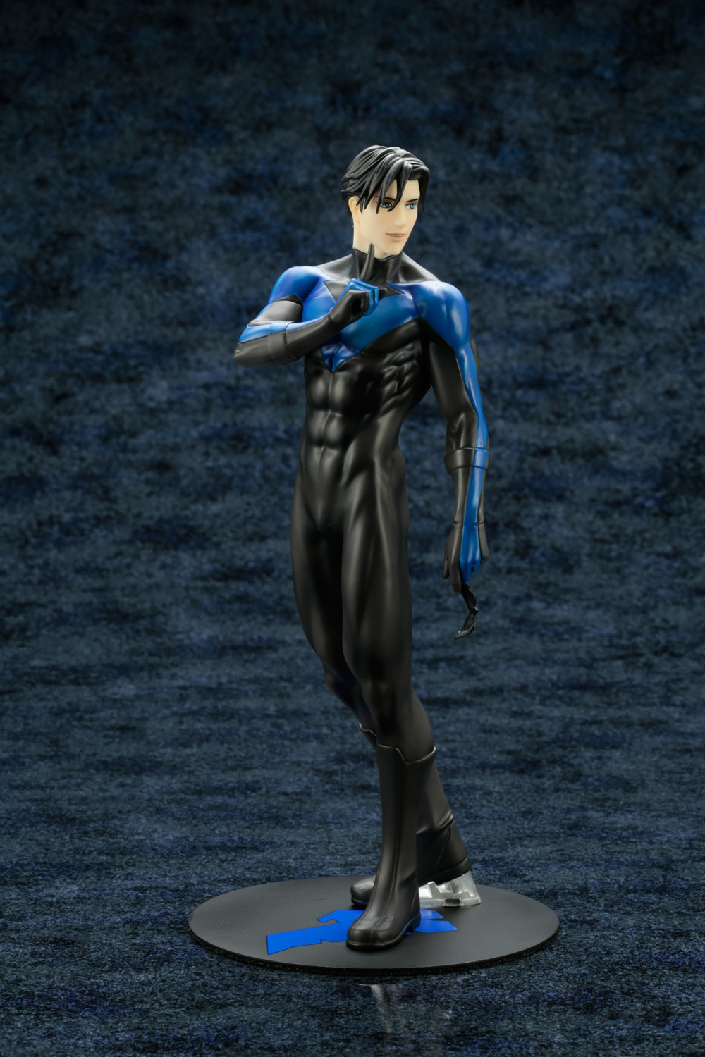 Batman - Nightwing - Ikemen Series - 1/7 (Kotobukiya) photo 14