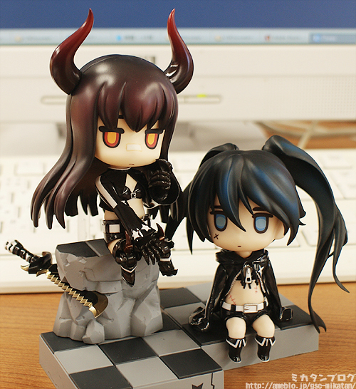 Black ★ Rock Shooter - Black ★ Gold Saw - Nendoroid (#145) (Good Smile Company) photo 2